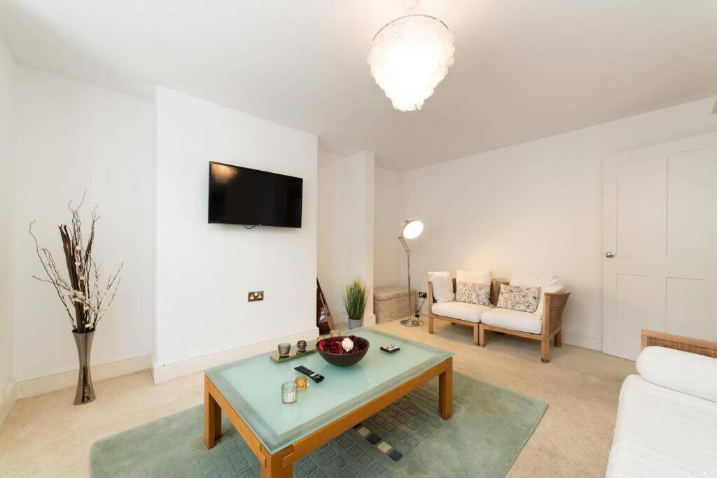 プール Aderta Stylish Houseヴィラ エクステリア 写真